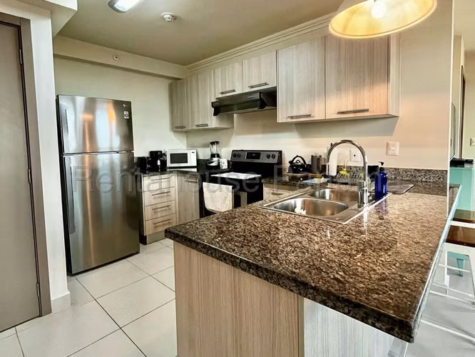 Vendo Apartamento en San Carlos OF25-9376