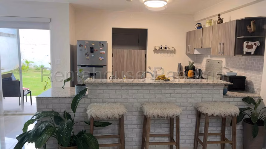 Alquilo Casa en Chorrera OF26-4876