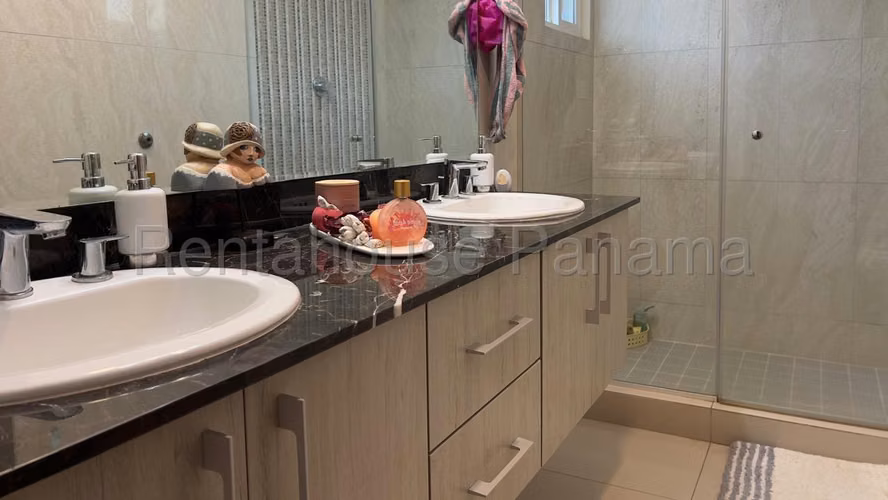 Alquilo Casa en Chorrera OF26-4876