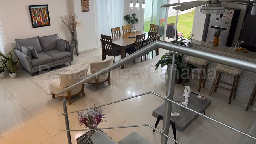 Alquilo Casa en Chorrera OF26-4876