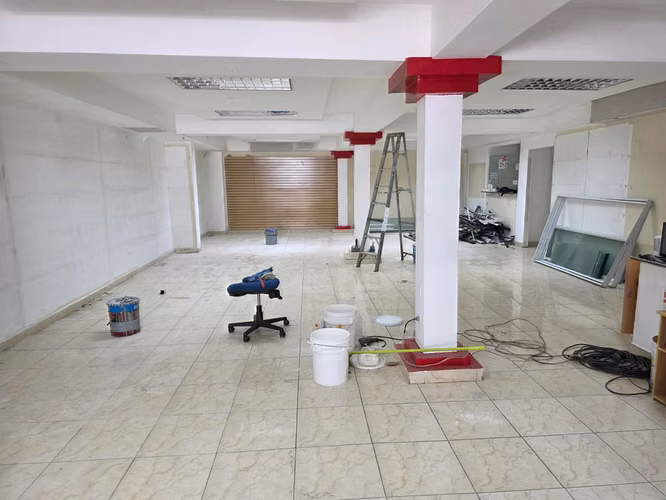 LOCAL COMERCIAL CON SHOWROOM Y DEPÓSITO | 635 m² - Imagen 8
