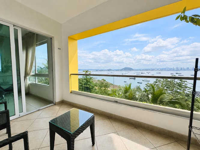 Venta de Apartamento en Causeway Towers 6000 (TMP)