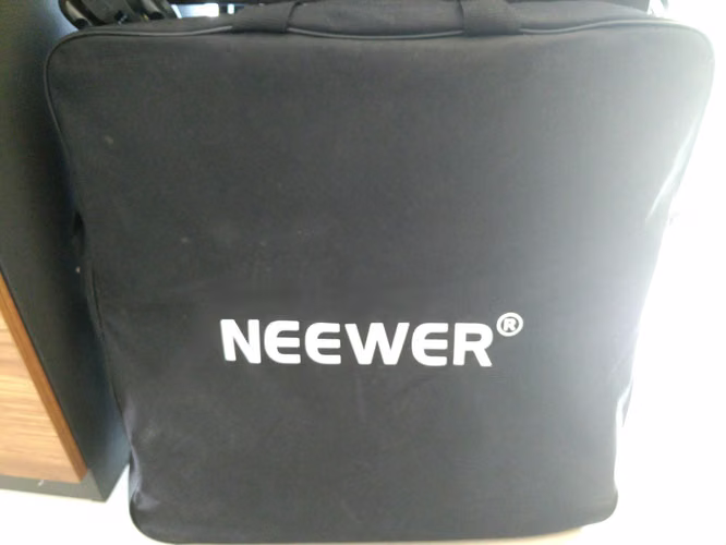 Ring Light Neewer RGB 18" con bolso — Ideal para fotografía y video - $65 - Imagen 3
