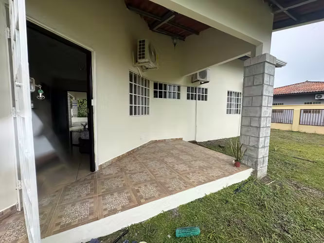 SE ALQUILA CASA AMOBLADA Y CERCADA EN ÁREA EXCLUSIVA DE DAVID