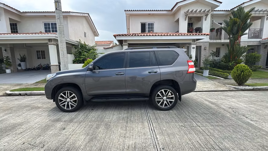2017 Toyota Prado Landcruiser - Imagen 3