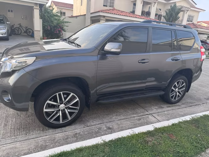 2017 Toyota Prado Landcruiser - Imagen 5