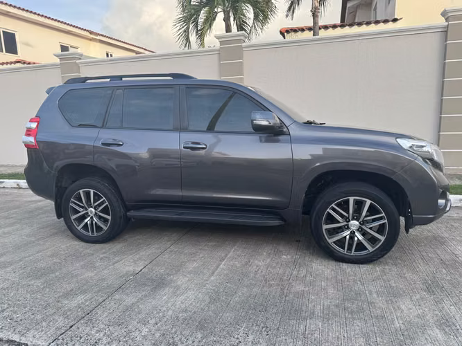 2017 Toyota Prado Landcruiser - Imagen 7
