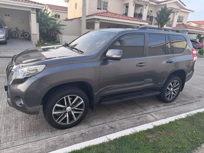 2017 Toyota Prado Landcruiser - Imagen 4