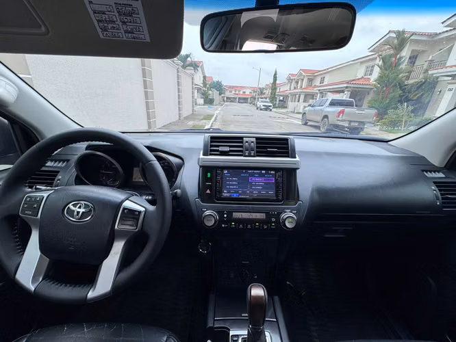 2017 Toyota Prado Landcruiser - Imagen 8