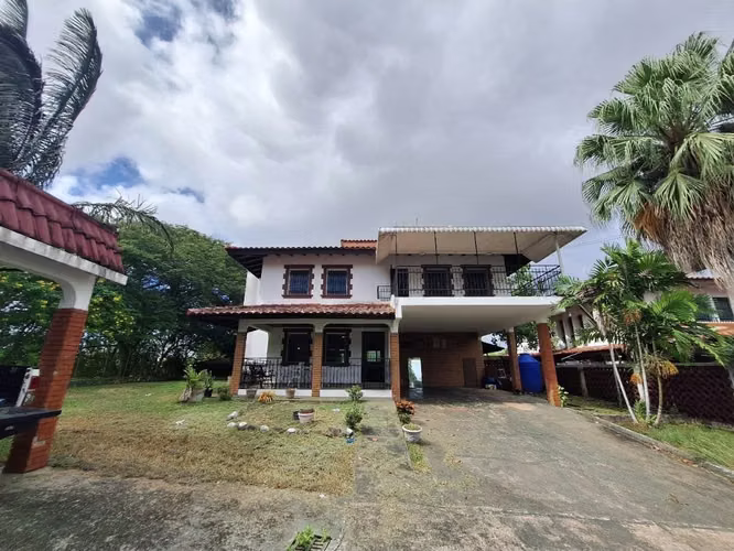 SE ALQUILA CASA AMPLIA EN EL DORADO