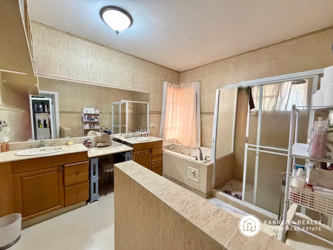 Venta de Casa con piscina - Costa del Este