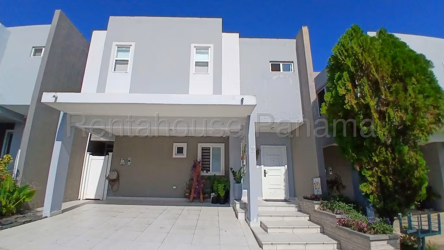Casa en Venta en Brisas del Golf AFC 25-6634