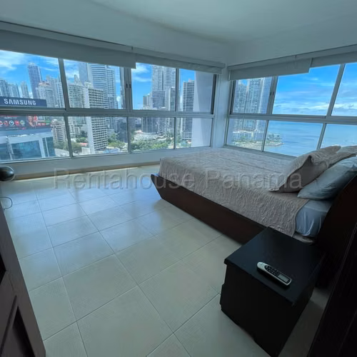 Se Alquila Apartamento en Avenida Balboa VLU26-8731