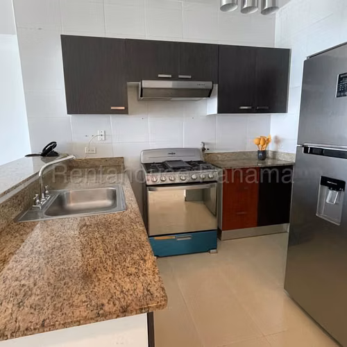Se Alquila Apartamento en Avenida Balboa VLU26-8731