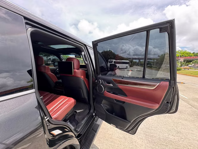 2018 LEXUS LX570