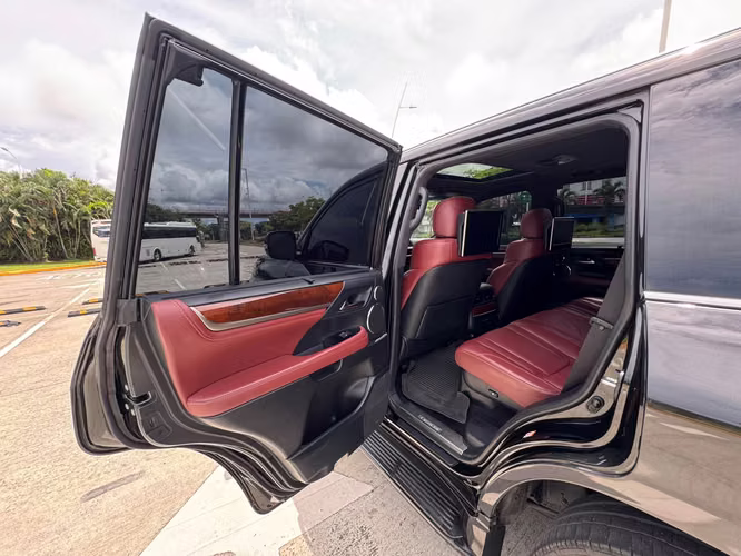 2018 LEXUS LX570