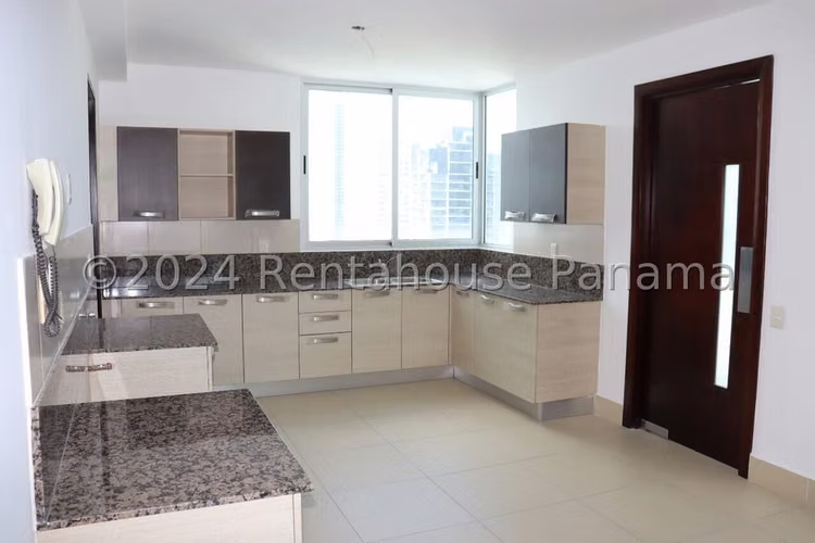 Apartamento en Venta en Costa del Este YM
