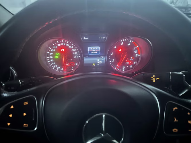 Mercedez Benz GLA 250 turbo 4MATIC 2017 Edicion especial techo y rines negros. Negociable