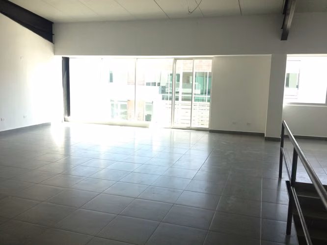 Venta Ofibodega en la via Tocumen