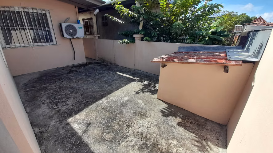 Casa en Alquiler en Villa Lucre # 2126 cad
