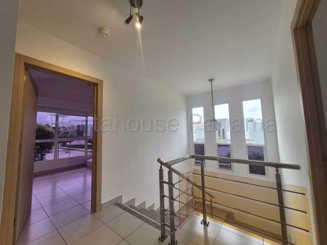 Se Vende Casa en Brisas Del Golf MDV26-8712