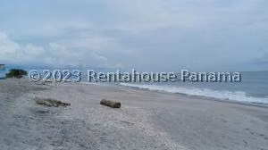 Venta de Apartamento con 85m2 en Punta Chame PH Playa Caracol 26-8717SR