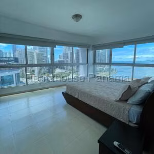 Alquiler de Apartamento con 102m2 en Avenida Balboa PH Grandbay 26-8731SR