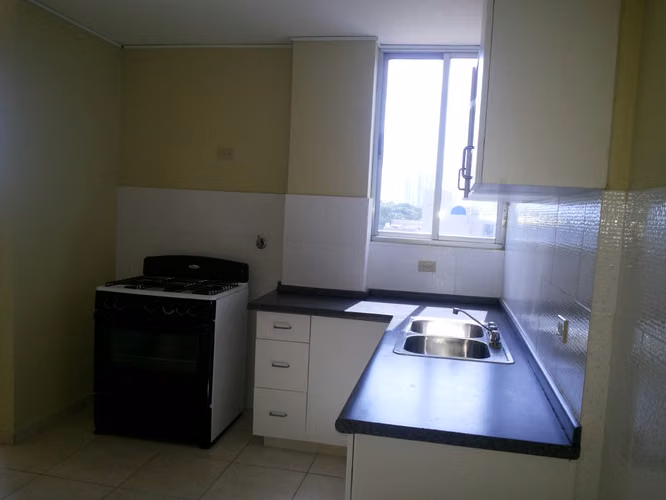 Vendo apartamento Via España muy cerca del Parque Omar - Imagen 5
