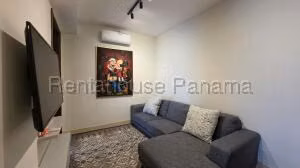 Alquiler de Apartamento con 215m2 en Santa Maria PH Greenview 26-8718SR