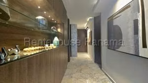 Alquiler de Apartamento con 308m2 en Punta Pacifica PH Q Tower 26-8715SR