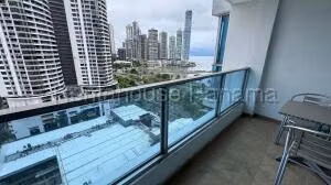 Venta de Apartamento con 98m2 en Avenida Balboa PH Bayfront 26-8280SR