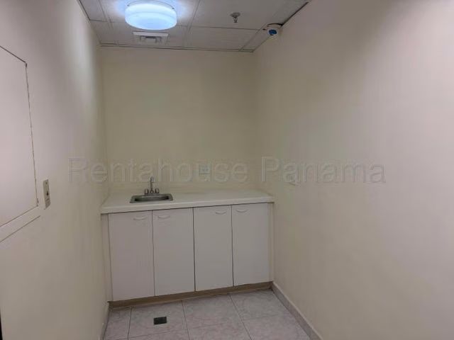 Alquilo oficina en Marbella LF26-8723 Solo Cliente Directo
