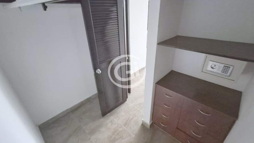 Espacioso apartamento en Marbella Tower 2 4H|4B