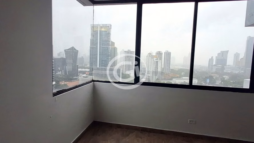 Espacioso apartamento en Marbella Tower 2 4H|4B