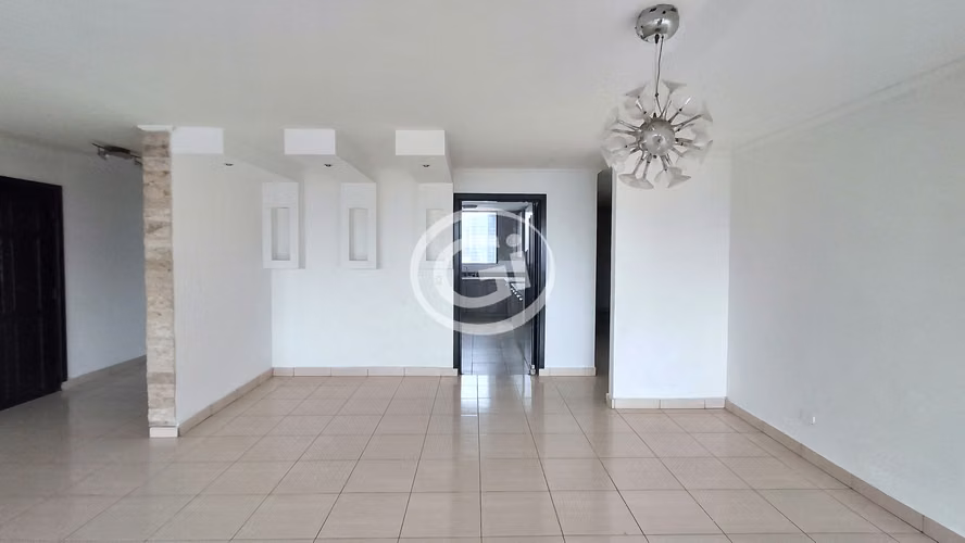 Espacioso apartamento en Marbella Tower 2 4H|4B