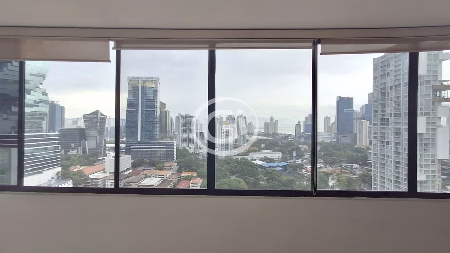 Espacioso apartamento en Marbella Tower 2 4H|4B