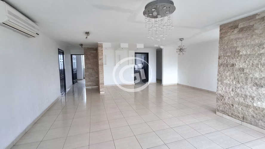 Espacioso apartamento en Marbella Tower 2 4H|4B