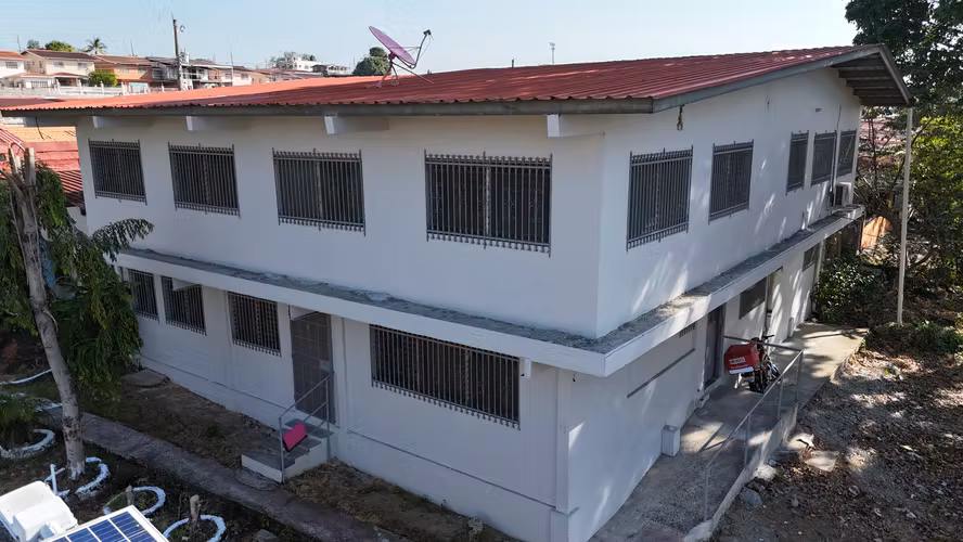Great Opportunity Investment Property with 6 Rental Units - Excellent Location