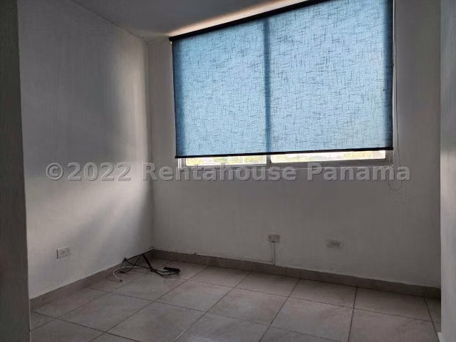 24-1492RGG Apartamento VENTA 3 habitaciones, línea blanca BALCÓN. Oportunidad