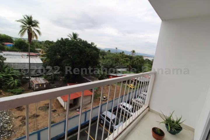 24-1492RGG Apartamento VENTA 3 habitaciones, línea blanca BALCÓN. Oportunidad