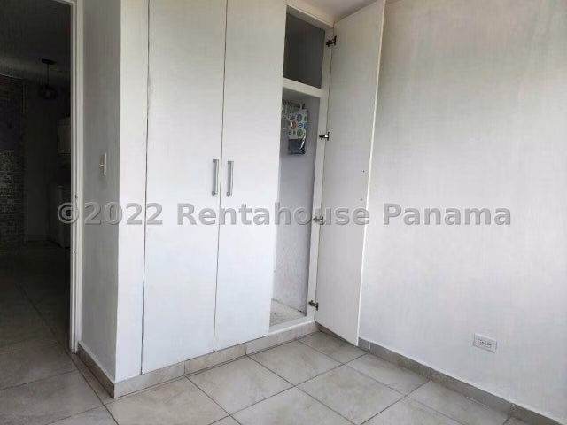 24-1492RGG Apartamento VENTA 3 habitaciones, línea blanca BALCÓN. Oportunidad