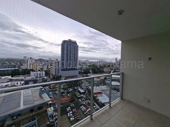 Alquilo Apartamento en Carrasquilla OF26-8246