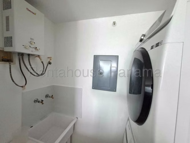 Alquilo Apartamento en Carrasquilla OF26-8246