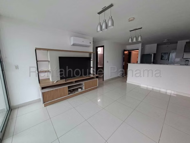 Alquilo Apartamento en Carrasquilla OF26-8246