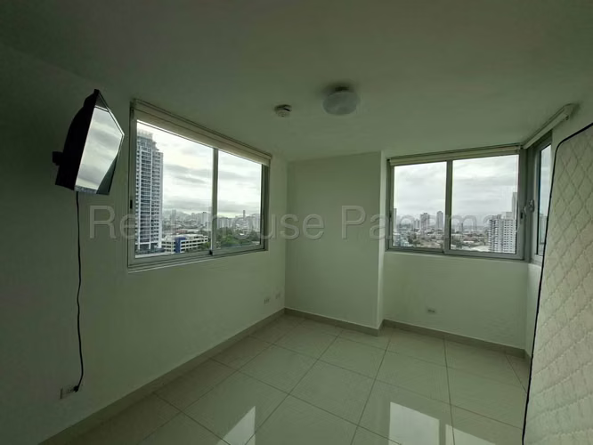 Alquilo Apartamento en Carrasquilla OF26-8246