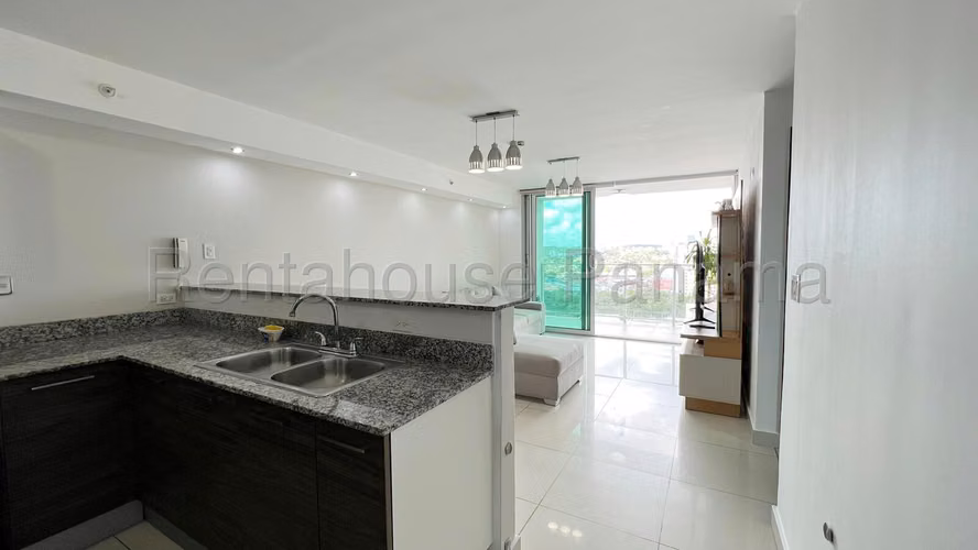 Alquilo Apartamento en Carrasquilla OF26-8246