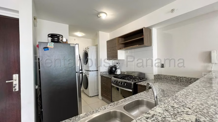 Alquilo Apartamento en Carrasquilla OF26-8246