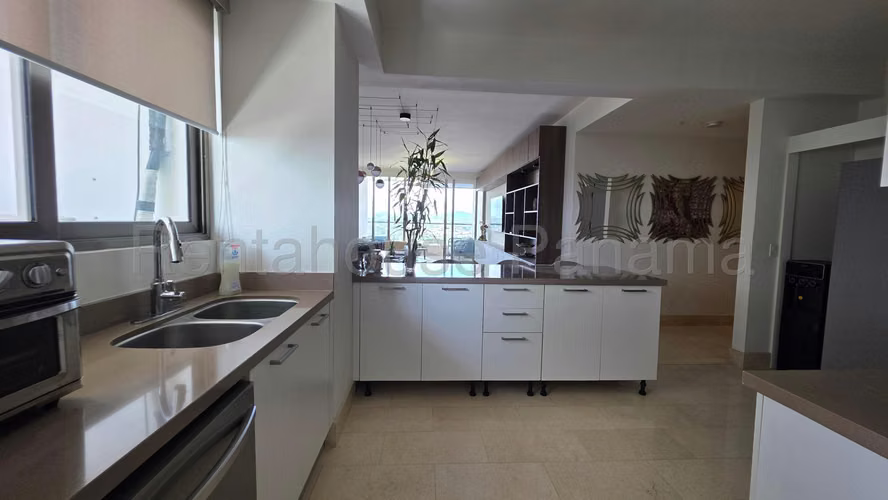 Alquilo Apartamento en Santa Maria OF26-8718