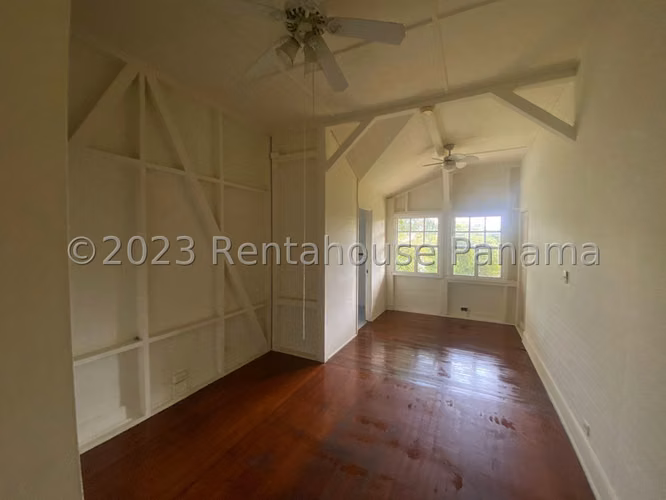 Vendo Casa en Albrook OF26-3818