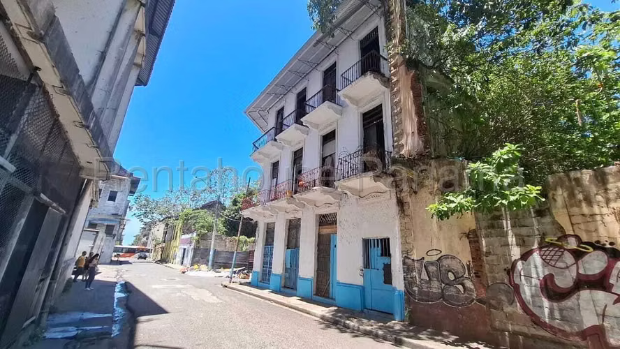 Vendo Edificio en Santa Ana OF26-7095